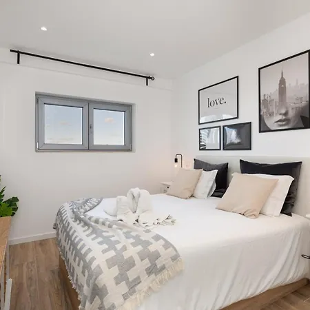 Daire Tac - Blue Horizon